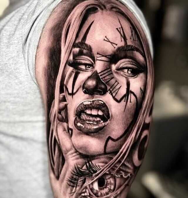 Get a new tattoo with the help of Simmer tattoo!